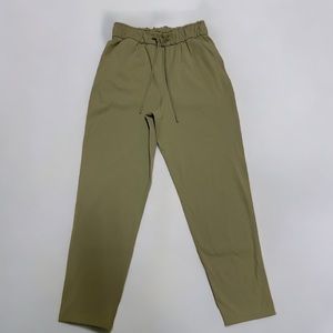 Lululemon Stretch High-Rise Pant 7/8 Length in Rosemary Green Size 6